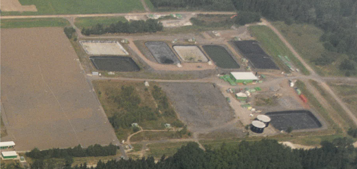 Abgedeckte Altdeponie und GSM-Deponie im Jahr 1998